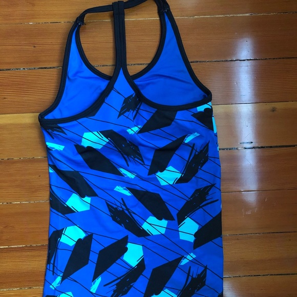 Workout tank top - Picture 2 of 3